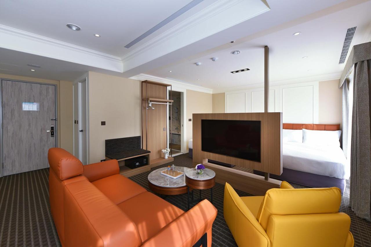 Fullon Poshtel - Shuili Hotel Buitenkant foto