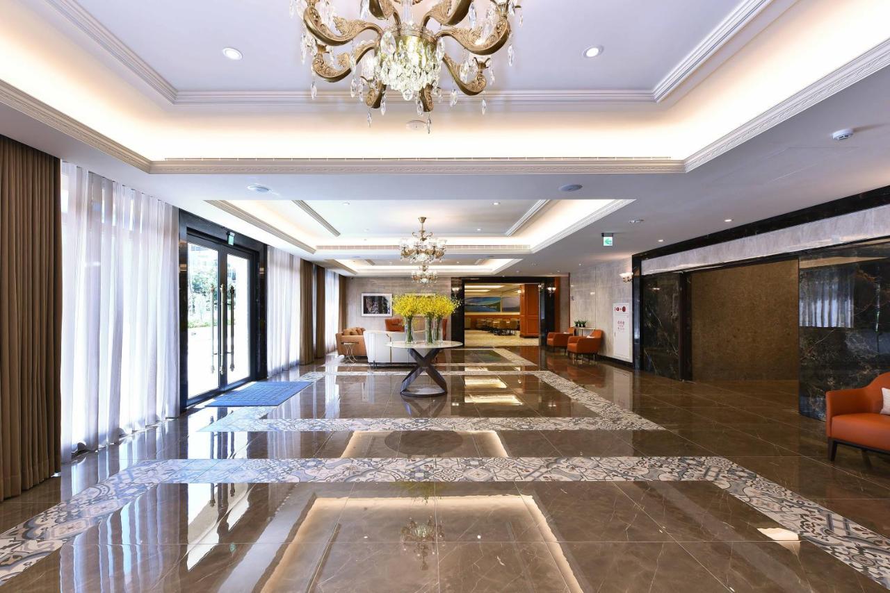 Fullon Poshtel - Shuili Hotel Buitenkant foto